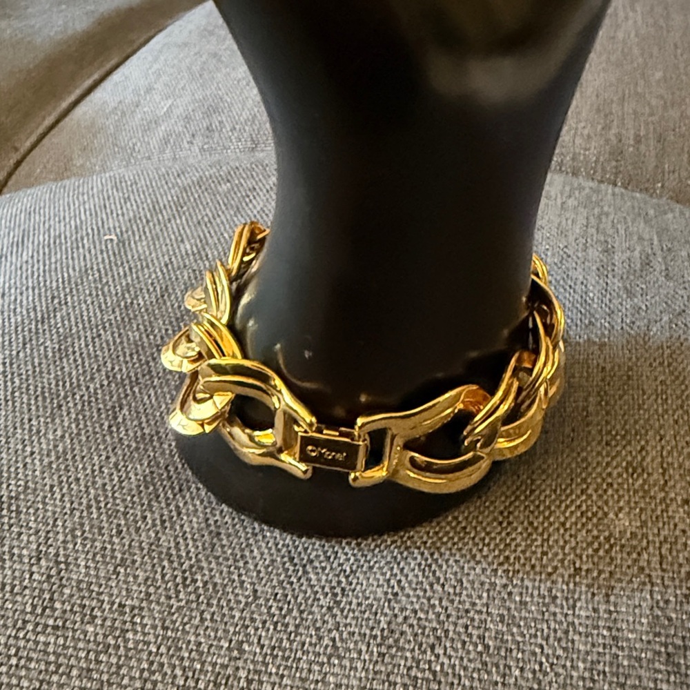 Monet Vintage 1980’s Gold Plated Double Link Chain Bracelet. Signed. Size 6.75 - Picture 3 of 5